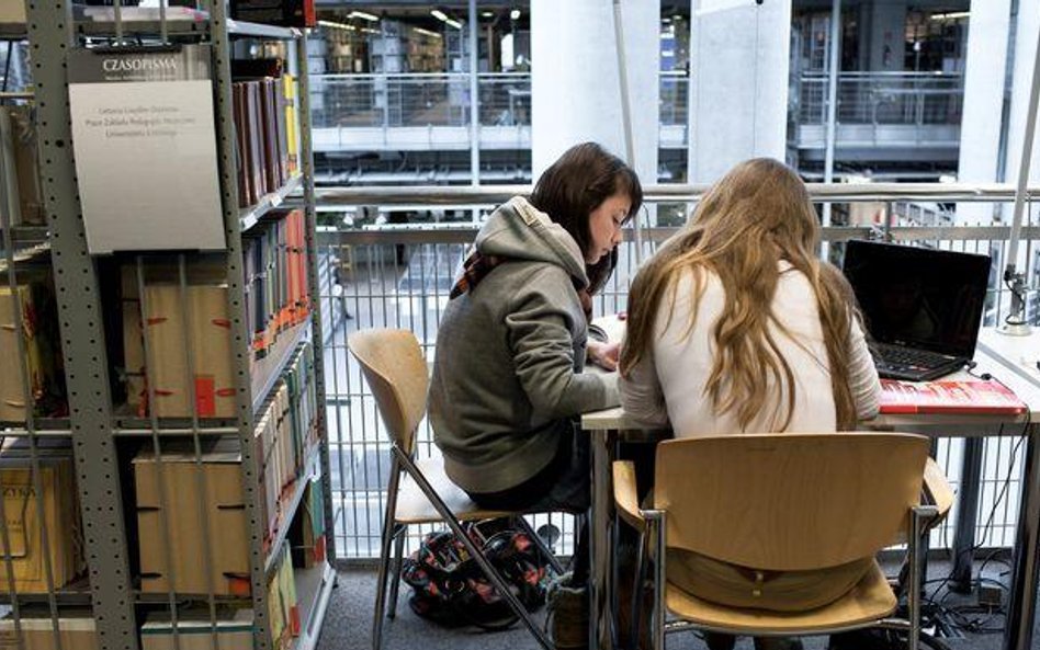 Pięćdziesiąt tysięcy studentów straci pomoc finansową