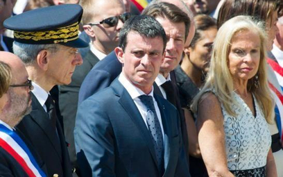 Premier Manuel Valls został wygwizdany w poniedziałek na Promenadzie Anglików w Nicei