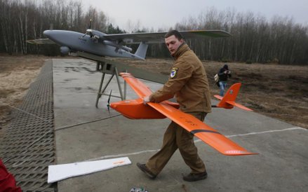 Prezentacja projektów najnowszych polskich bezzałogowych statków powietrznych w Wojskowym Instytucie