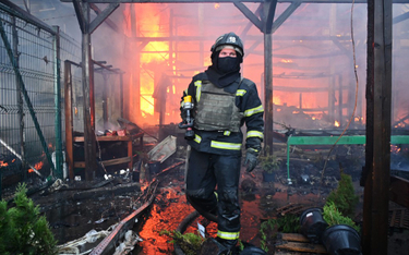 Zniszczony hipermarket w Charkowie po rosyjskim ataku rakietowym