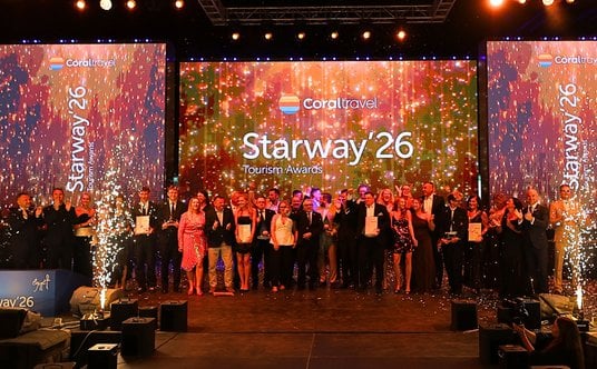 Coral Travel Starway’26 uświetniła gala, podczas której prezesie biura podróży wręczyli nagrody najl
