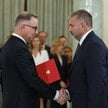 Prezydent RP Andrzej Duda (L) oraz powołany na stanowisko ministra sprawiedliwości Waldemar Żurek (P