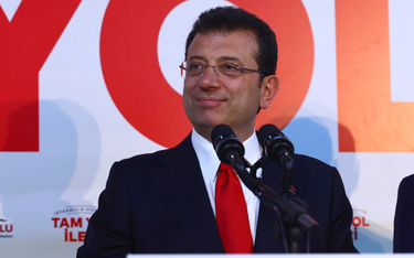 W Stambule urzędujący burmistrz Ekrem Imamoglu (na zdjęciu) z CHP z łatwością uzyskał reelekcję.