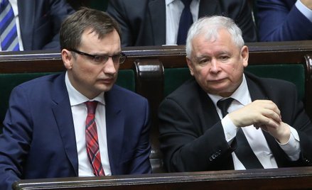 Mija rok od zgody na Fundusz Odbudowy. „Brak KPO czyni z koalicji PiS i Solidarnej Polski najdroższą
