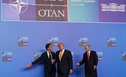 Sekretarz generalny NATO Mark Rutte, prezydent USA Donald Trump i prezydent Turcji Recep Tayyip Erdo