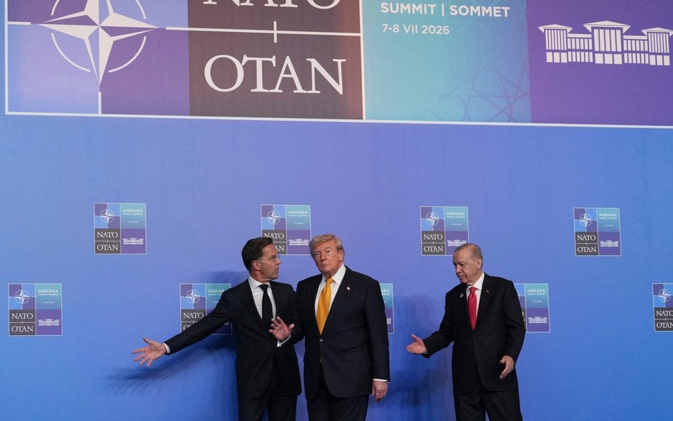 Sekretarz generalny NATO Mark Rutte, prezydent USA Donald Trump i prezydent Turcji Recep Tayyip Erdo