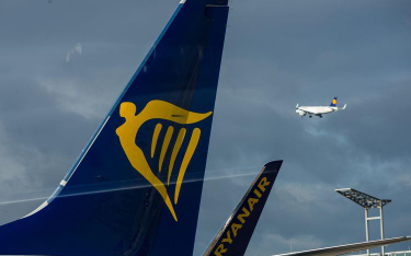 Piloci Ryanaira chcą umów o pracę