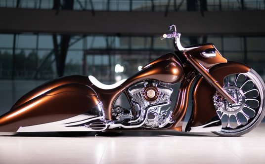 Customowy motocykl inspirowany samochodem Auburn 852. Fot. Paweł Olearka