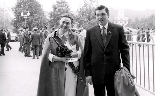 Galina Breżniew, córka sekretarza generalnego KPZR Leonida Breżniewa, z mężem Jurijem Czurbanowem (w
