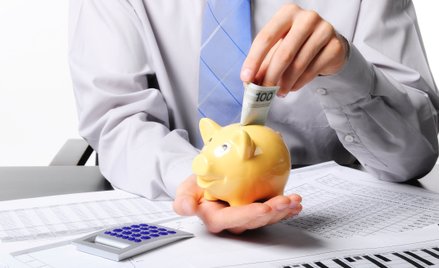 Coraz więcej Polaków oszczędza