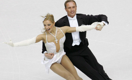Roman Kostomarow i Tatiana Nawka zdobyli złoty medal w tańcach na lodzie podczas igrzysk w Turynie w