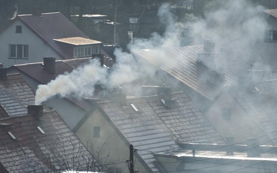 Wymiana kopciuchów: stare kotły jeszcze długo będą grzały i truły