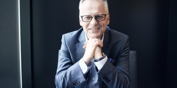 Szef Asseco zaskakuje. Rezygnuje z kilkuset milionów