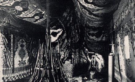 Archiwalne zdjęcie z lat 30. namiotu zdobytego przez polskiego króla