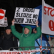 Wizyta Jarosława Kaczyńskiego na Wawelu. Protestujący w prokuraturze