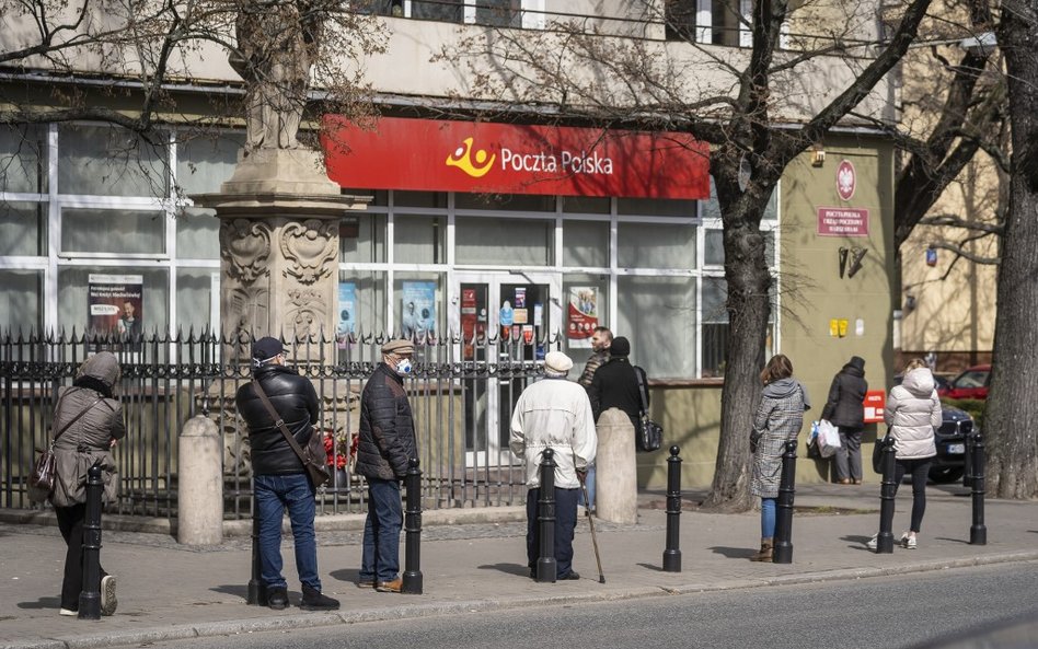 W środę 109 nowych zakażeń w Polsce. Trzy osoby zmarły