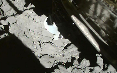 Hayabusa 2 na cztery sekundy przed lądowaniem na asteroidzie
