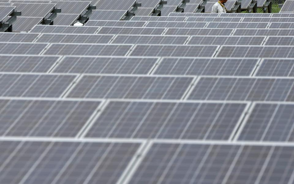Saudyjczycy budują mega elektrownię na pustyni