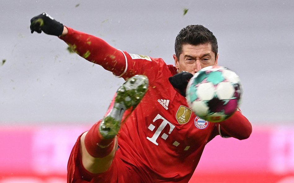 Ligi zagraniczne: Lewandowski z wizytą we Frankfurcie