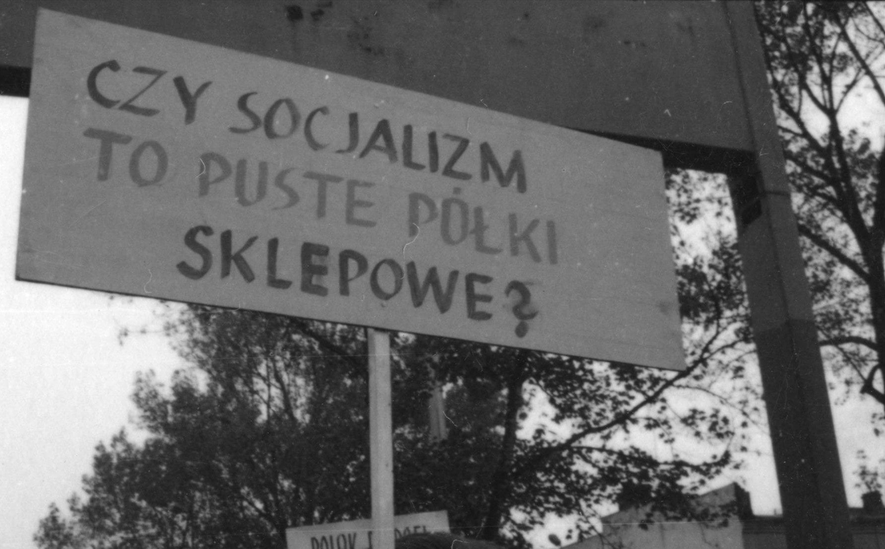 Jak nie kijem go, to pałką. Dlaczego przepisy w PRL-u były nieżyciowe