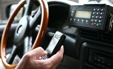 Wolno rozstać się z szoferem za rozmowy przez komórkę