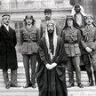 Fajsal al-Haszimi (w środku) podczas konferencji w Wersalu