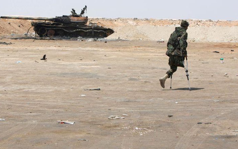 Predatory uderzą w Kaddafiego