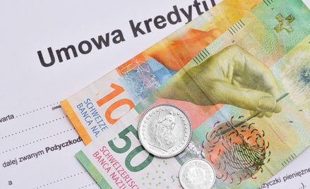 Frankowicze grupowo wygrywają z bankiem. To pierwsza taka sprawa