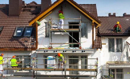 Program „Czyste Powietrze” w nowej odsłonie ruszył z końcem marca. Ma bardziej chronić beneficjentów