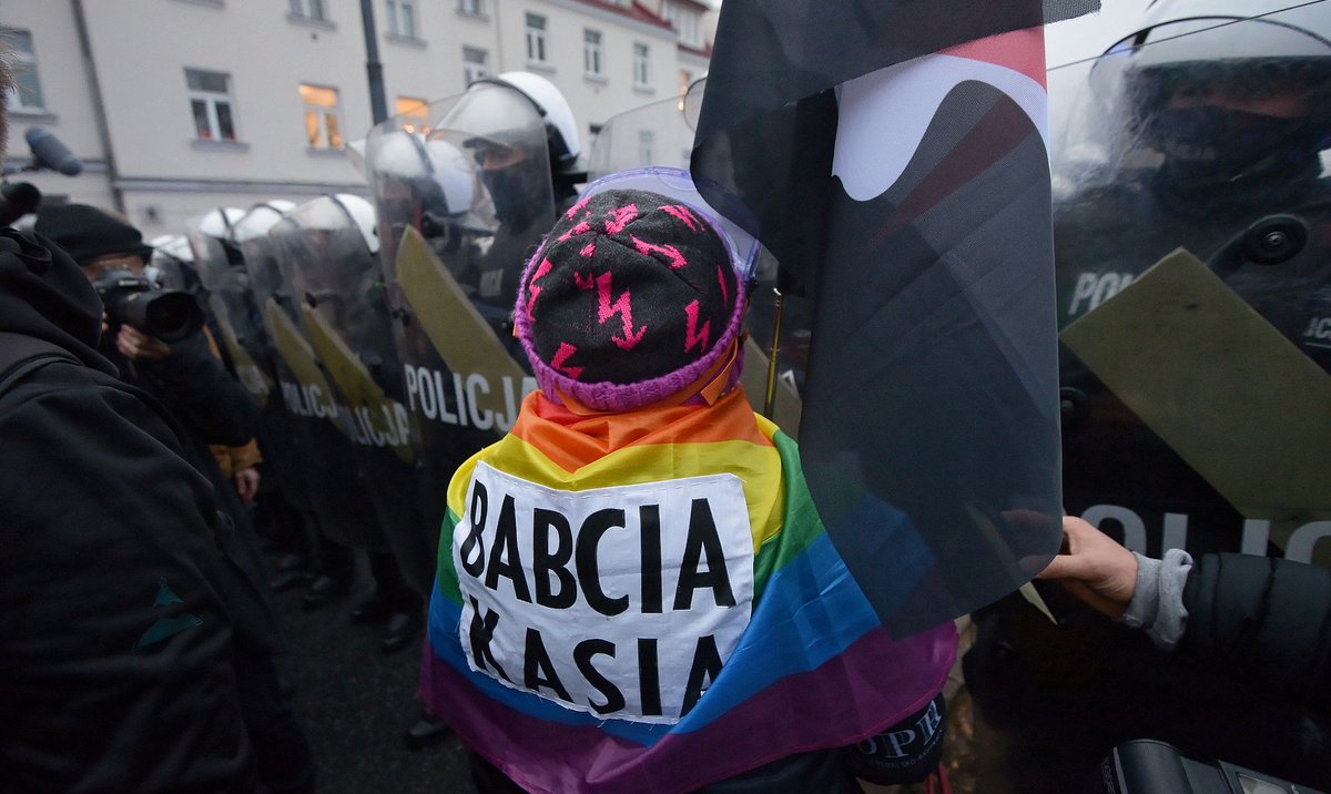 Bąkiewicz prawomocnie skazany za chuligaństwo wobec Babci Kasi