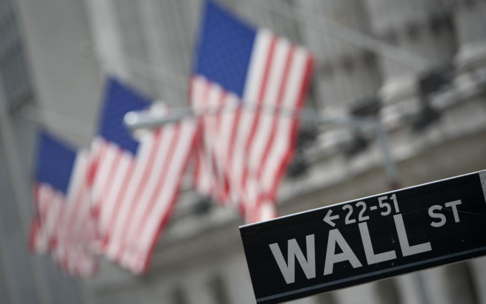 Spokój na Wall Street, Tesla dalej szybuje