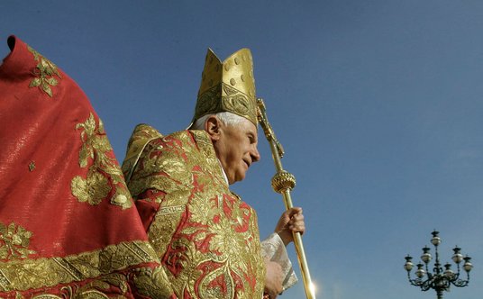 5 kwietnia 2009 r. - papież odprawia mszę w Niedzielę Palmową na Placu Św. Piotra