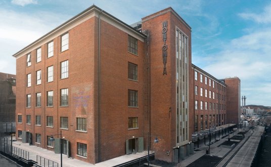 Montownia, zrewitalizowany historyczny budynek o funkcji hotelowej