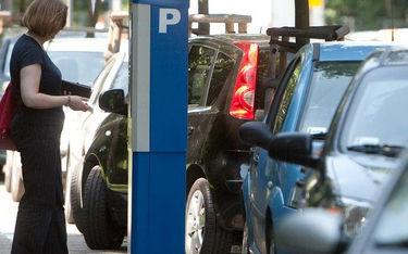NIK: płatne parkowanie z wieloma błędami, dochody miast z opłat mogły być nielegalne