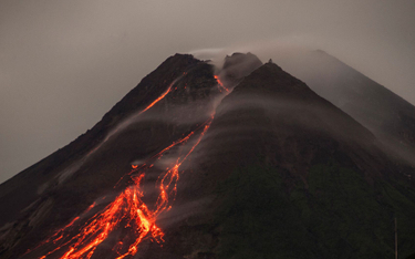 Wybuch wulkanu w Indonezji. Spokojna reakcja mieszkańców
