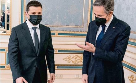 Sekretarz stanu USA Antony Blinken (z prawej) rozmawiał w środę w Kijowie z prezydentem Ukrainy Woło