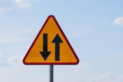 Wykonawca planuje zakończyć roboty związane z instalacją podziemną przed końcem przyszłego miesiąca.