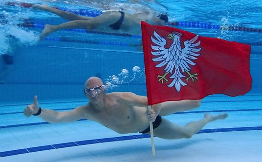 W kategorii "pro" pierwsze miejsca jury przyznało pracy Mariusza Makowskiego z Krakowa za zdjęcie „W