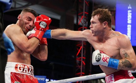 Avni Yildirim (z lewej) i Saul Alvarez