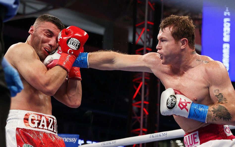 Avni Yildirim (z lewej) i Saul Alvarez