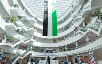 Smart University w Dubaju postawił na najnowocześniejszy system oświetleniowy sterowany z aplikacji 