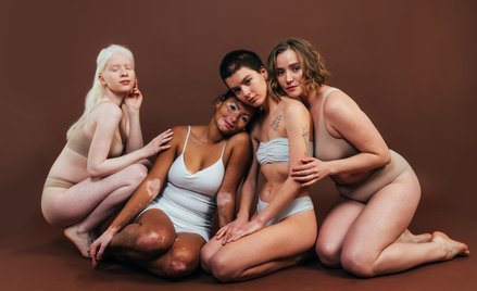 Postrzeganie kobiet w konkretny sposób oraz nieustanne ocenianie ich urody jest kwestią uwarunkowaną