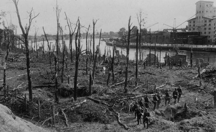 Żołnierze niemieccy na terene Westerplatte we wrześniu 1939 r.