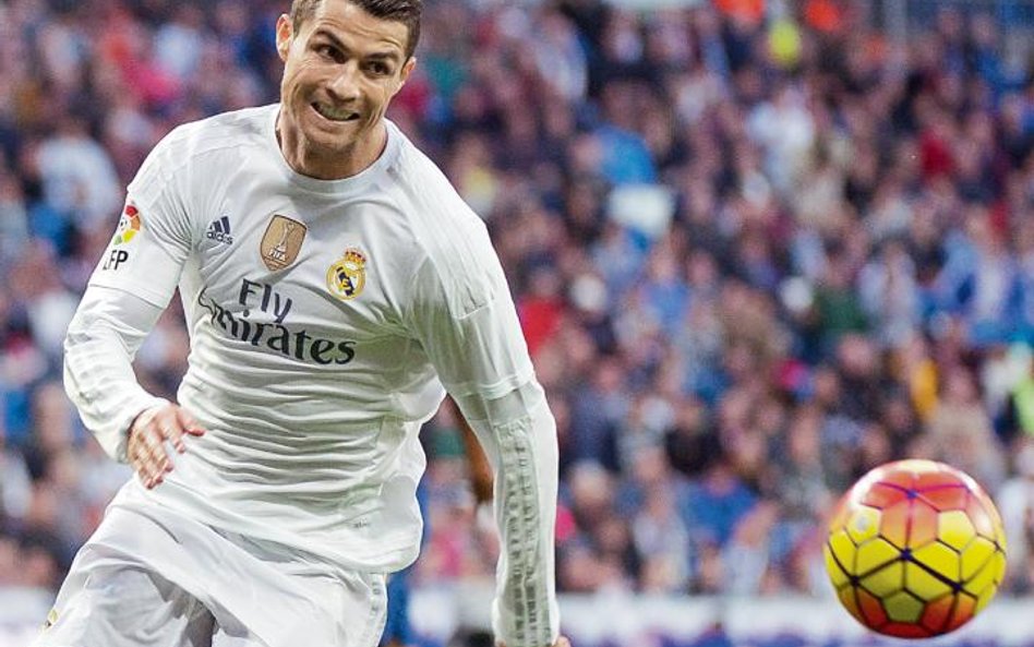Książki o Cristiano Ronaldo zajęłyby już sporą półkę