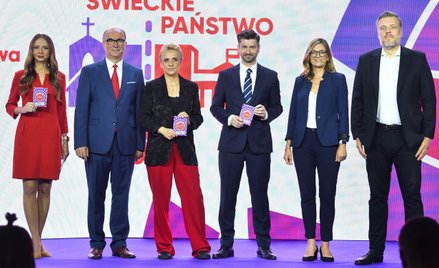 W najnowszym sondażu zyskuje tylko Nowa Lewica