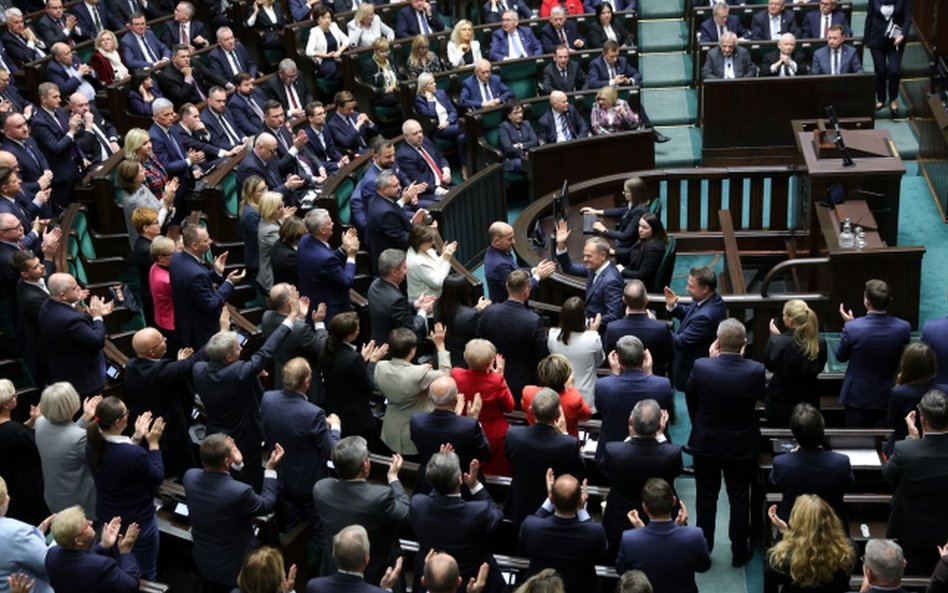 Donald Tusk prezesem Rady Ministrów. Kto jak głosował?