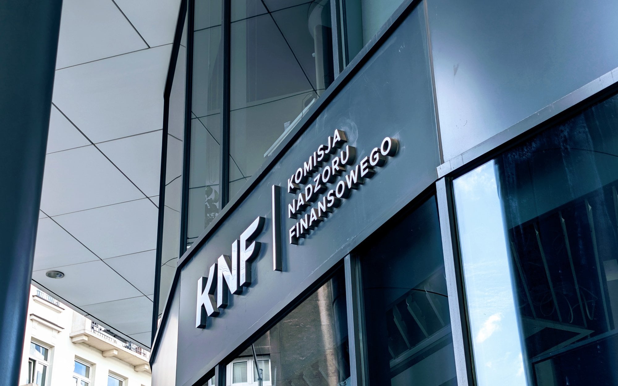 KNF ostrzega przed Wolbórz Bank Polska. Sprawa trafiła do prokuratury ...