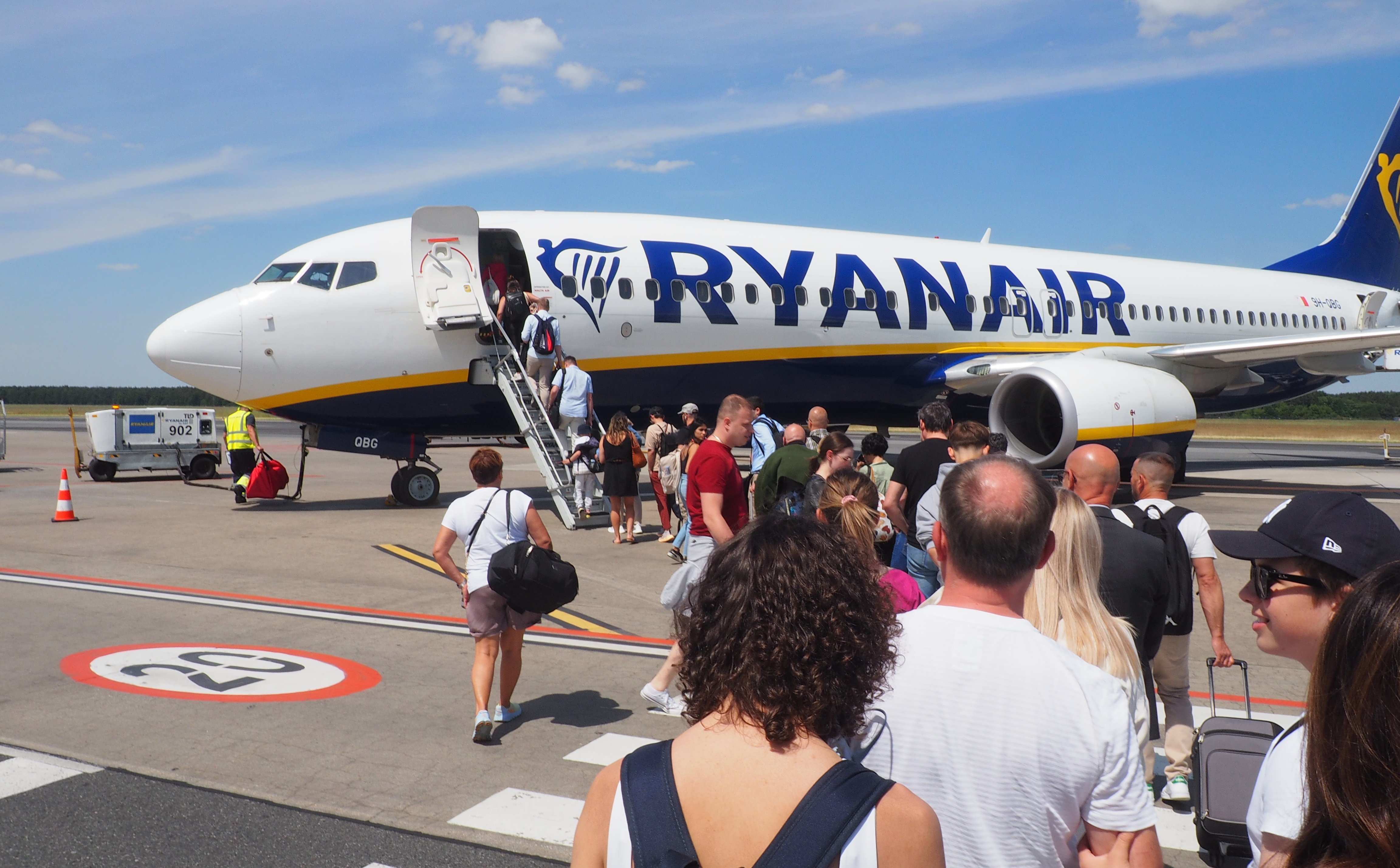 Ryanair przeprosił się z Modlinem. W tle groźni rywale