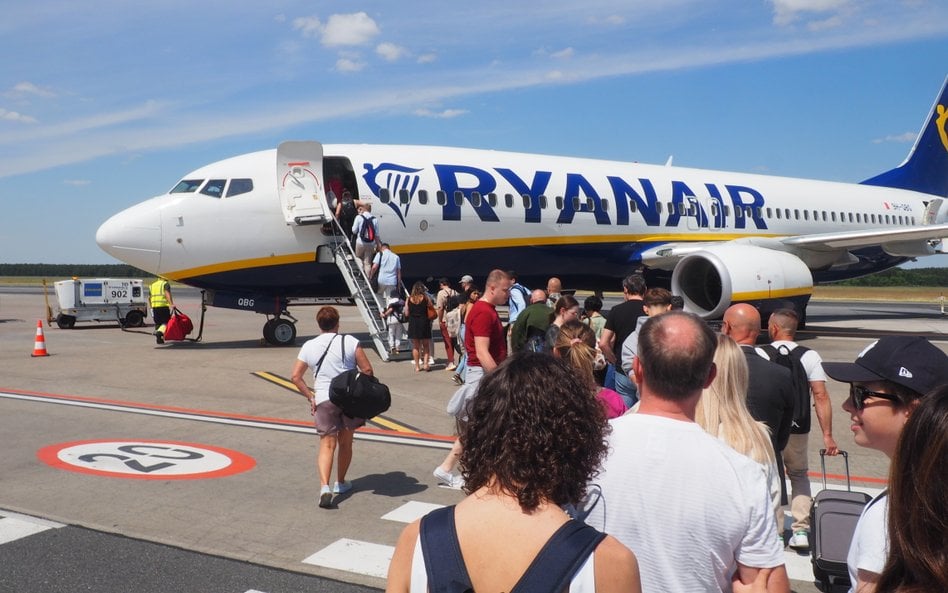 Ryanair: Sprzedaż alkoholu na lotniskach? Powinni tego zakazać!