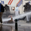 Belgia: Protest przeciw lockdownowi. Użyto armatek wodnych